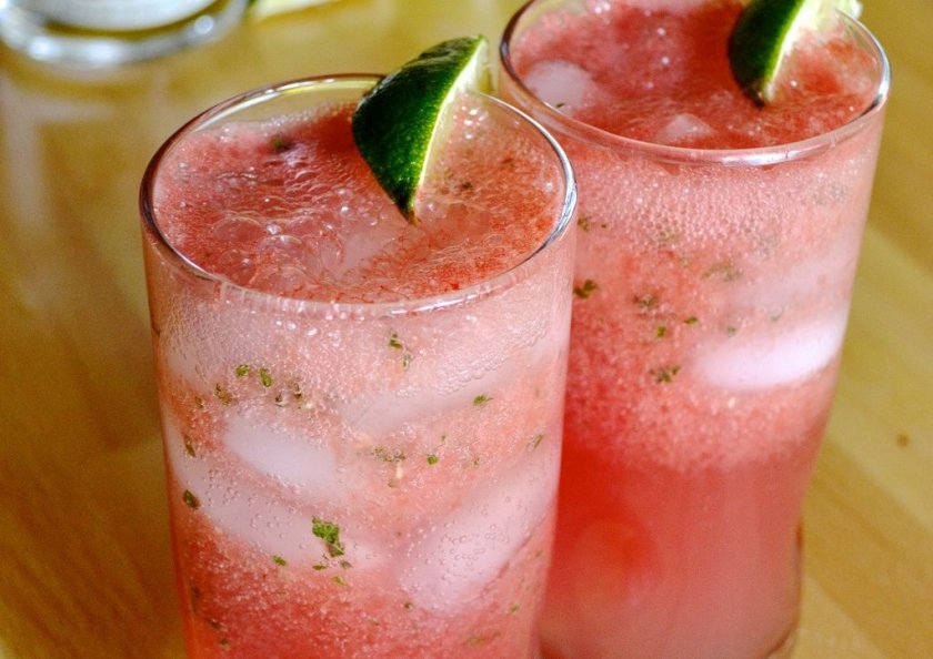 Напиток с арбузным льдом Напиток с арбузным льдом