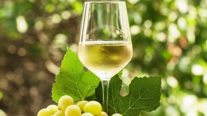 Шампанское из виноградных листьев
