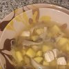 Рецепт курячого супу з грибами і картоплею