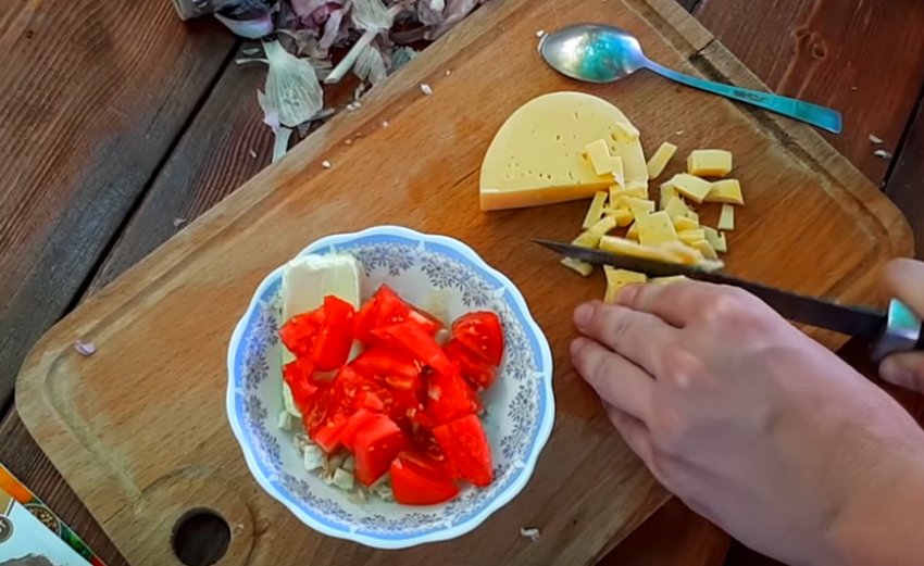 Как жарить грибы на мангале. Сколько жарить грибы на мангале. Шашлык из шампиньонов. Маринады для грибов на мангале.