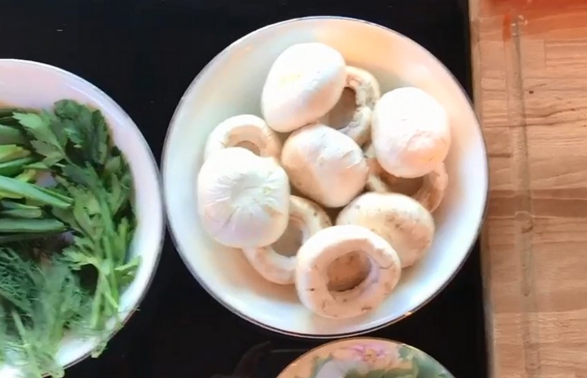 Как жарить грибы на мангале. Сколько жарить грибы на мангале. Шашлык из шампиньонов. Маринады для грибов на мангале.