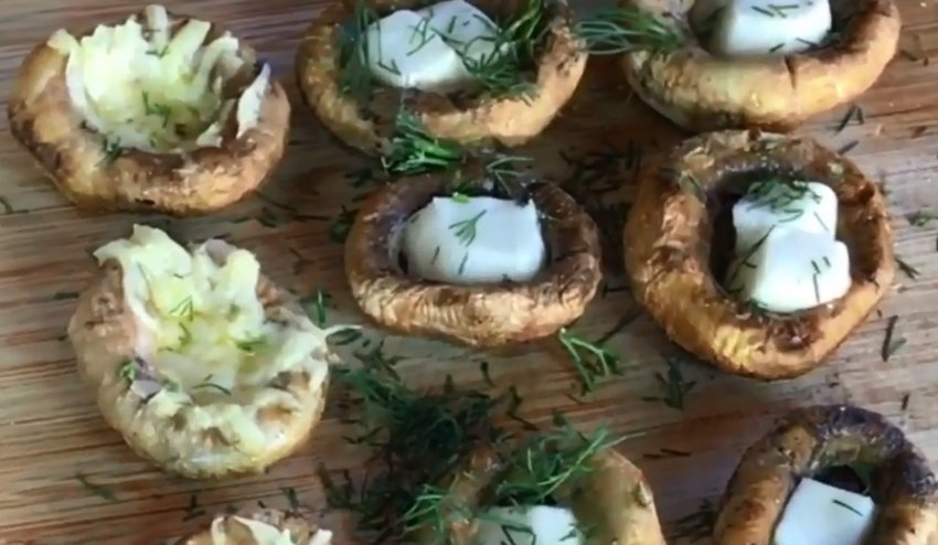 Как жарить грибы на мангале. Сколько жарить грибы на мангале. Шашлык из шампиньонов. Маринады для грибов на мангале.