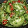 Салат з бурих і зелених помідорів