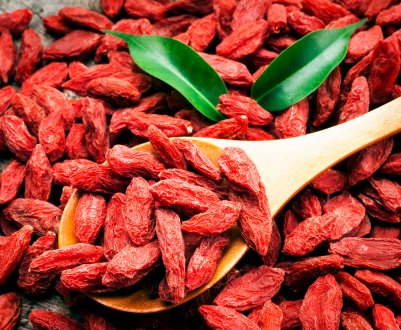 Вже як в Китаї: ягоди годжі ростуть під Херсоном