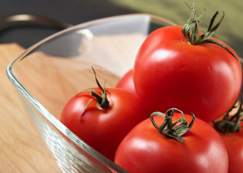 Як зберігати помідори в домашніх умовах правильно?