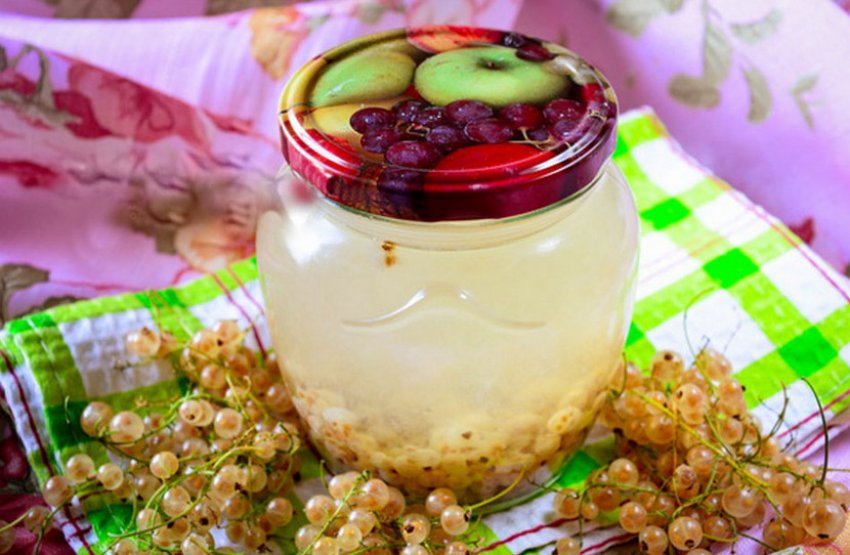 Компот з білої смородини