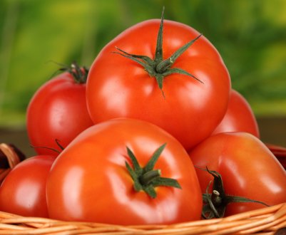 Похмура погода в Україні призвела до зростання цін на томати