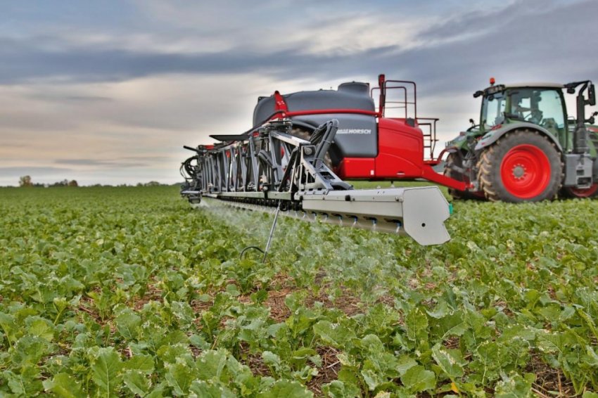 Українські розробники представили новий обприскувач