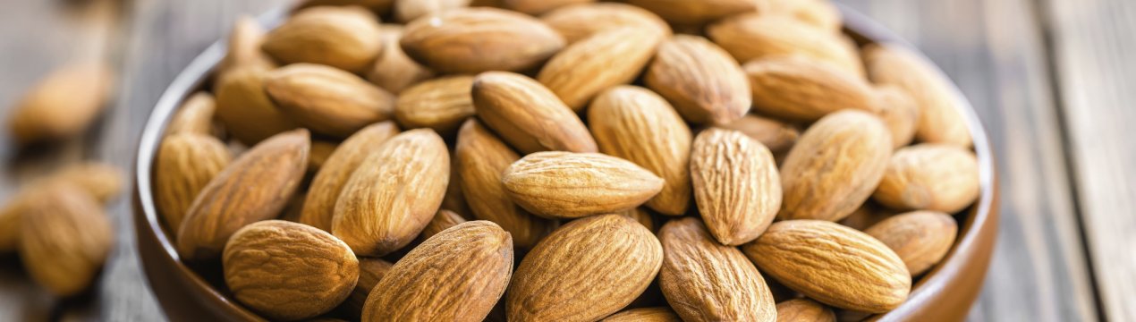 Низький урожай накрутив ціни на мигдаль в США