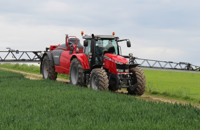 Столичні орачі поборються за автомобіль Столичні орачі поборються за автомобіль