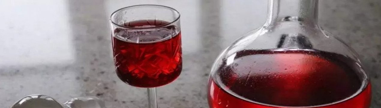 Настоянка журавлини на коньяку: швидкі рецепти напою домашнього приготування