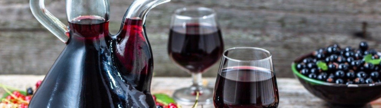 Домашні вина з чорної та червоної смородини