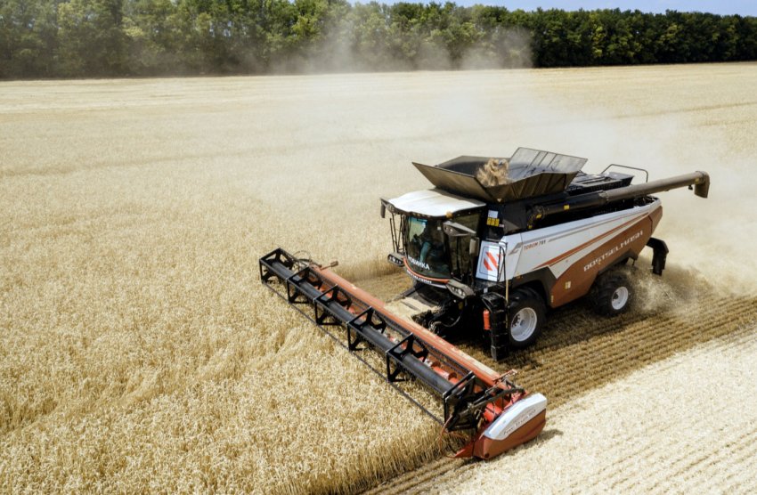 «Ростсільмаш» похвалився унікальним «майже безпілотним» комбайном