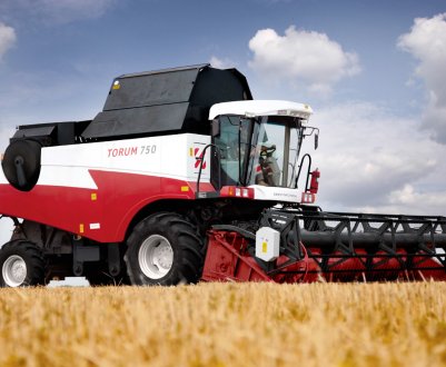 «Ростсільмаш» похвалився унікальним «майже безпілотним» комбайном