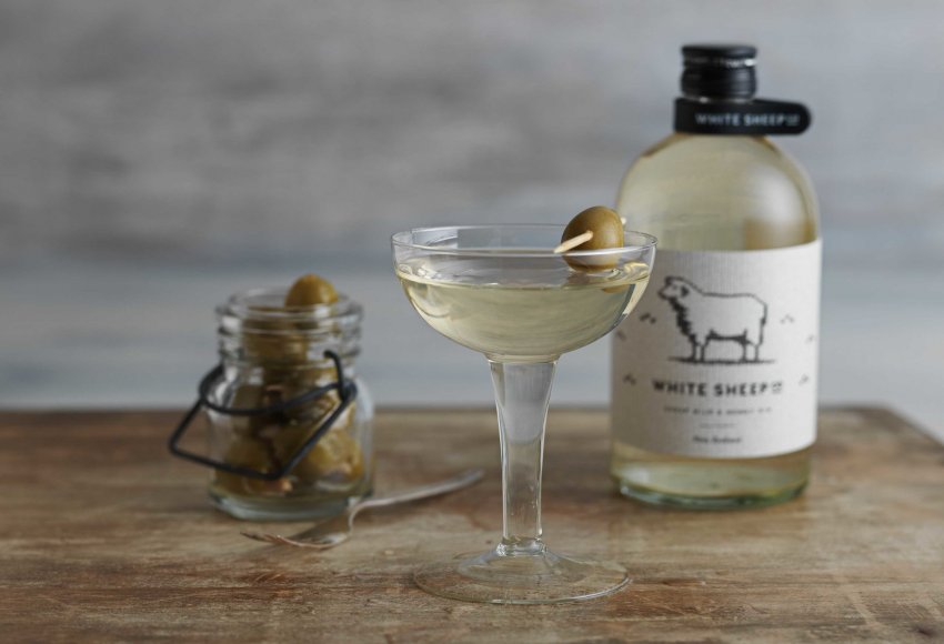 На прилавках Нової Зеландії можна знайти овече молоко, розбавлене джином