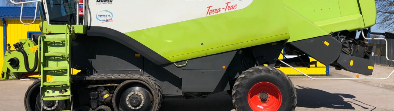 На полі у Львівській області загорівся комбайн