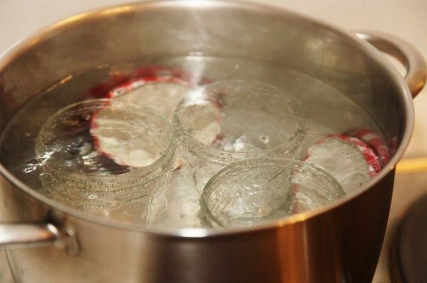 Стерилізація банок і кришок