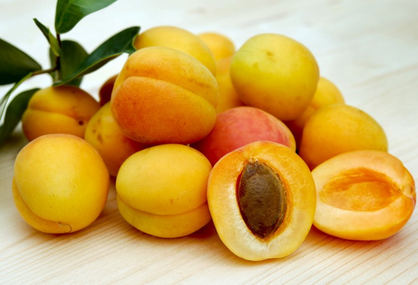 На російському ринку продають ягоди і фрукти, позбавлені вітамінів