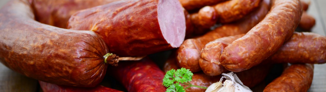 У Сибіру приготували гігантську ковбасу з 60 кг яловичини і 50 кг свинини