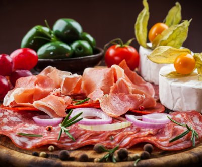 Під Рузой почнуть переробляти молоко і м'ясо в сири і ковбаси