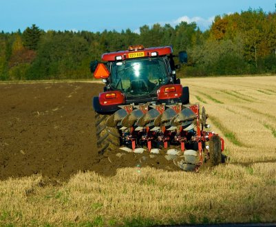 В Україні пройшли змагання по оранці