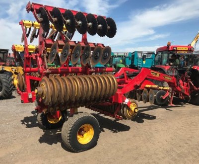 Нова дискова борона Väderstad Carrier 500 вийшла на поля Харківської області 