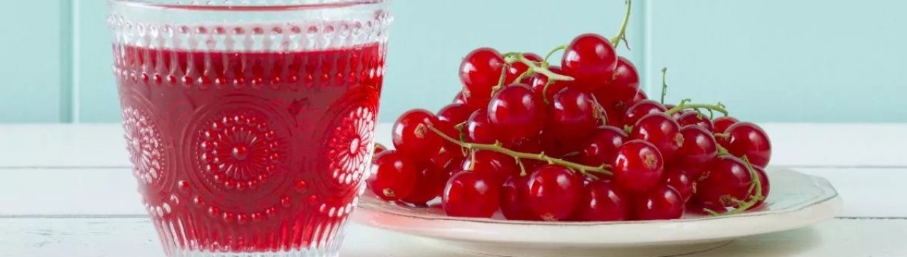 Простий рецепт наливки з червоної смородини