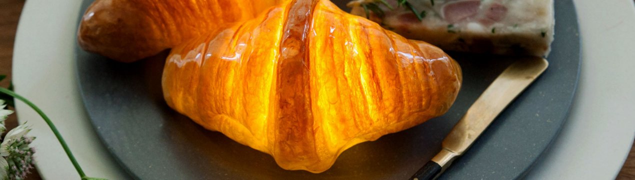 Японка перетворює праці хліборобів у унікальні світильники