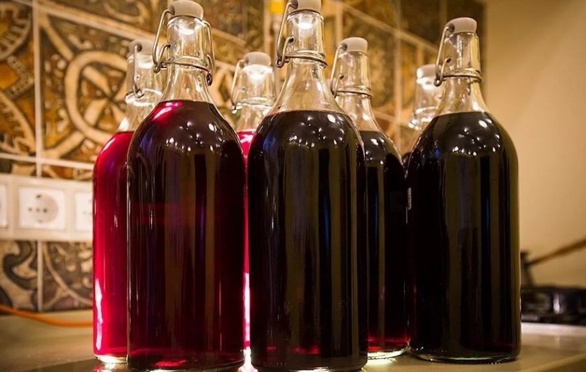 Домашнє вино з ожини Домашнє вино з ожини