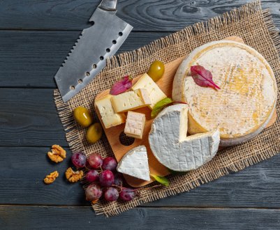 У гуцульському этнопарке вчать молоти борошно і варити сир