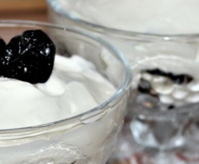 Рецепт десерту чорносливу з волоським горіхом у вершках