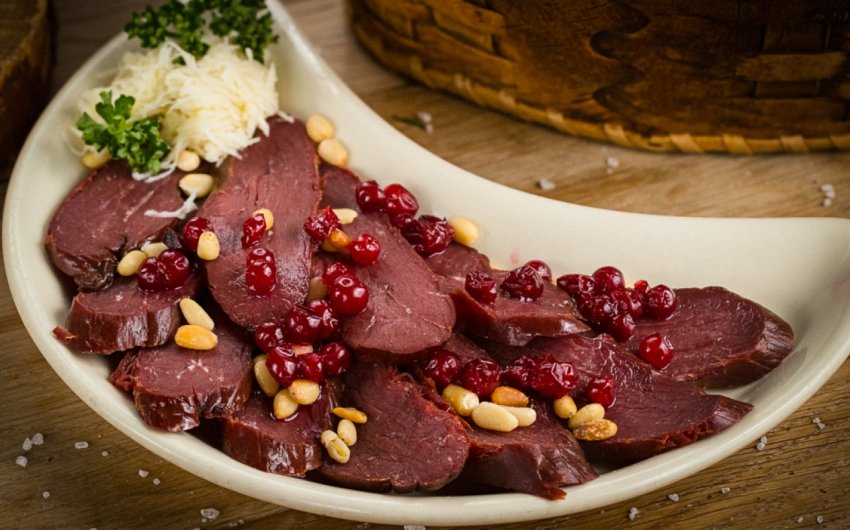 Ямальські фермери почнуть ділитися робой і олениною набагато щедрішими Ямальські фермери почнуть ділитися робой і олениною набагато щедрішими