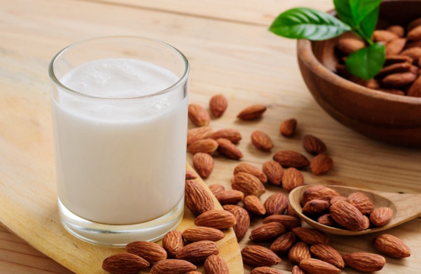 Мигдальне молоко