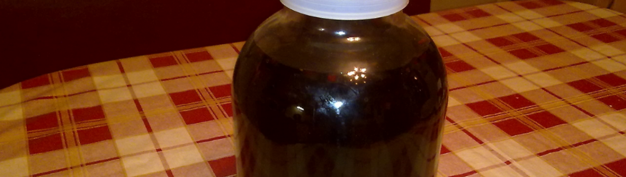 Як приготувати настоянку з чорного горіха і як її вживати