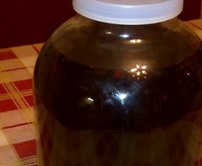 Як приготувати настоянку з чорного горіха і як її вживати