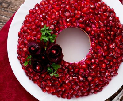 Смачний рецепт салату "Гранатовий браслет" з волоським горіхом