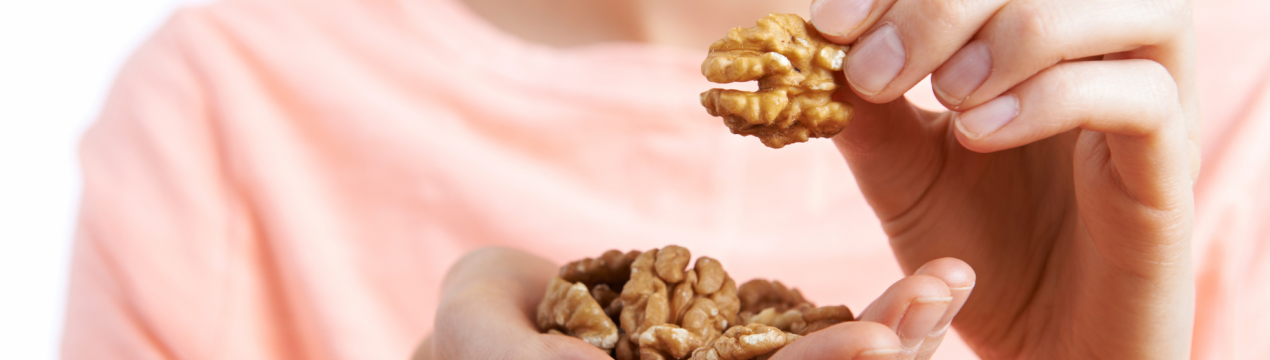 Користь і шкода волоського горіха для жінок, як його застосовувати