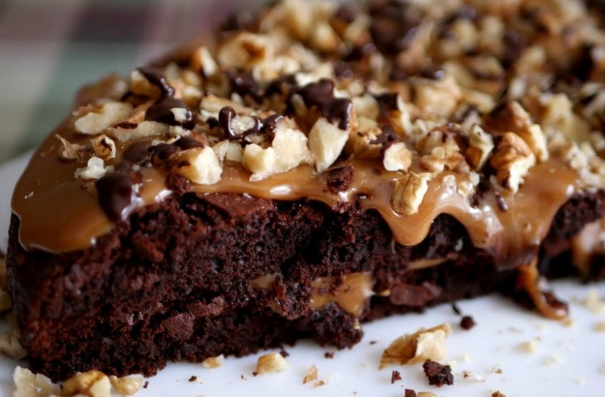 Брауні з карамеллю та горіхами Брауні з карамеллю та горіхами