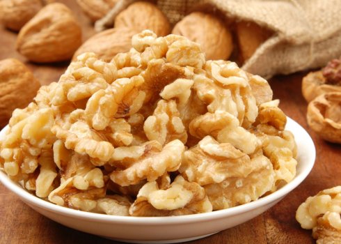 Коли краще їсти волоські горіхи: вранці або ввечері
