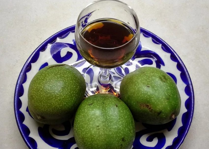 Настоянка на самогоні«Золотая скорлупа» Настоянка на самогоні«Золотая скорлупа»