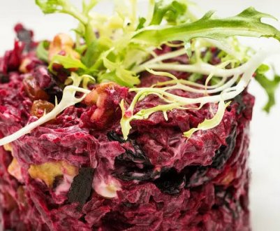 Рецепти салату з буряка з волоськими горіхами та часником з покроковою інструкцією приготування