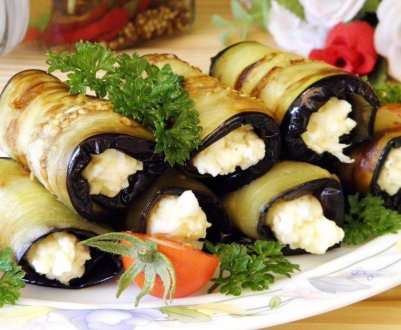 Приготування рулетиків із баклажанів