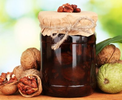 Приготування варення з волоських горіхів із содою