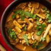 курица с болгарским перцем и кешью. . курица с болгарским перцем и кешью фото. курица с болгарским перцем и кешью-. картинка курица с болгарским перцем и кешью. картинка . Курица с кешью, об этом блюде мне рассказал один знакомый китаец. Я живу в Благовещенске на границе с Китаем. Прямо через Амур напротив нашего города расположен китайский город ХэйХэ и мы часто проводим там выходные, да и в самом Благовещенске китайских ресторанов больше чем всех других вместе взятых. Поэтому я буду часто рассказывать о блюдах китайской кухни у себя на блоге.