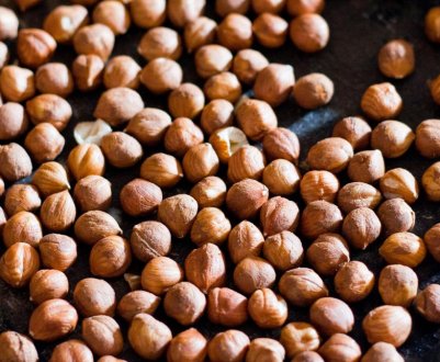 Як правильно обсмажувати фундук у шкаралупі і без