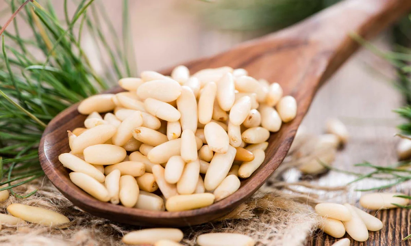 Сколько можно съесть кедровых орешков в день