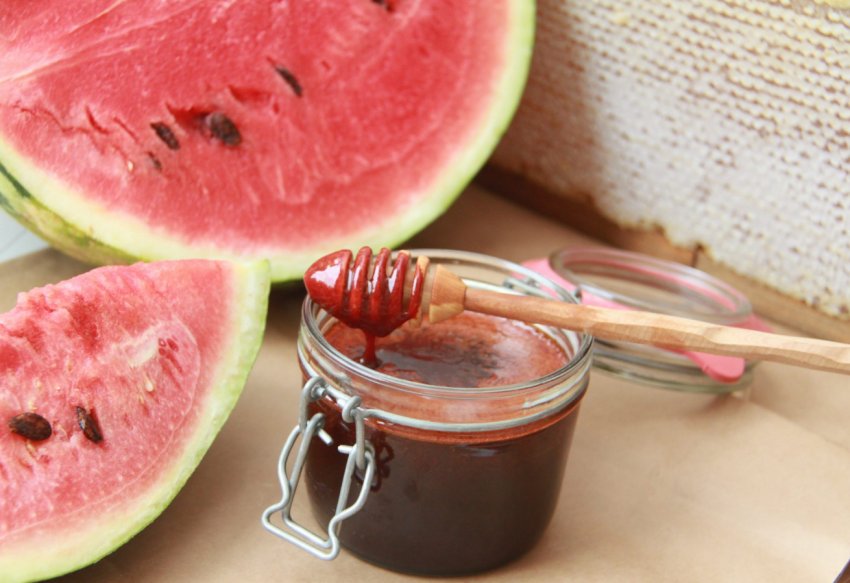 Астраханські майстра згадали старовинний рецепт кавунового меду Астраханські майстра згадали старовинний рецепт кавунового меду