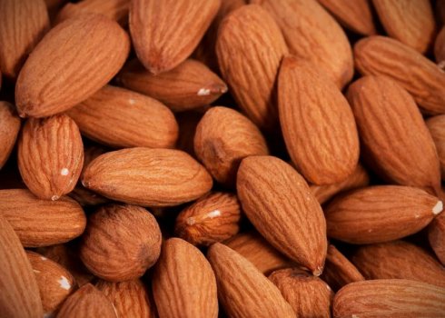 Как употреблять миндальный орех с пользой для организма?