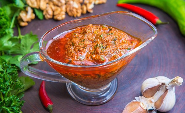 Абхазская аджика — 2 рецепта из красного и зеленого острого перца