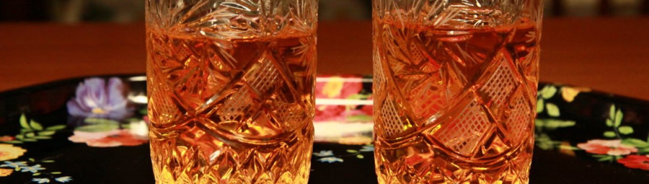 миндальный коньяк на самогоне рецепт. . миндальный коньяк на самогоне рецепт фото. миндальный коньяк на самогоне рецепт-. картинка миндальный коньяк на самогоне рецепт. картинка . Среди домашних винокуров часто обсуждаются рецепты различного алкоголя с миндальными косточками. В действительности это не орех, как принято считать, а просто косточка от зеленого несъедобного плода из рода сливовых. Как и другие косточки, содержит не только ценные вещества, но и целый ряд вредных, опасных. Потому настаивать дома самогон на миндале нужно со знанием теории и без использования избыточного количества этих «орехов».